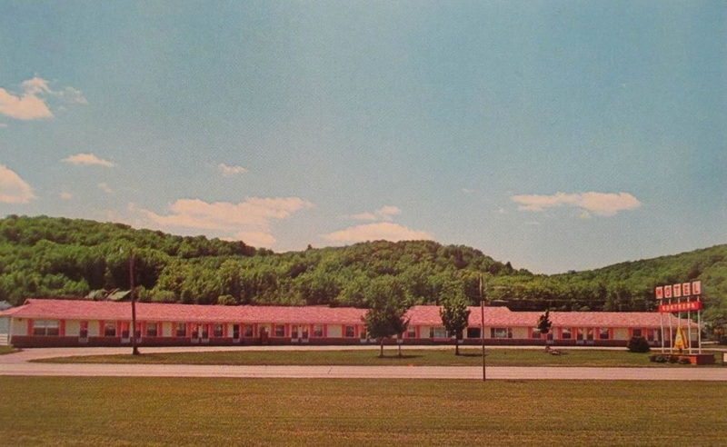 Northern Motel - Vintage Postcard